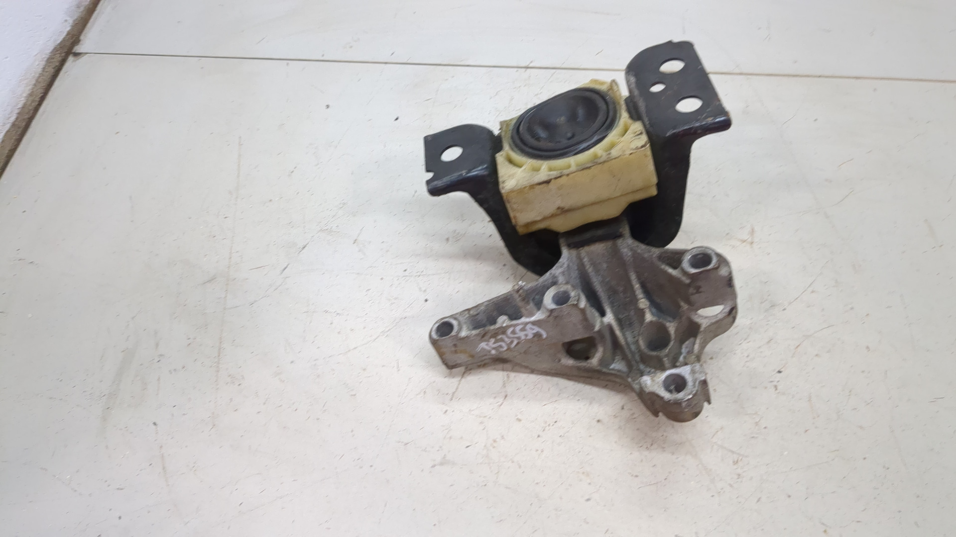 Опора двигателя