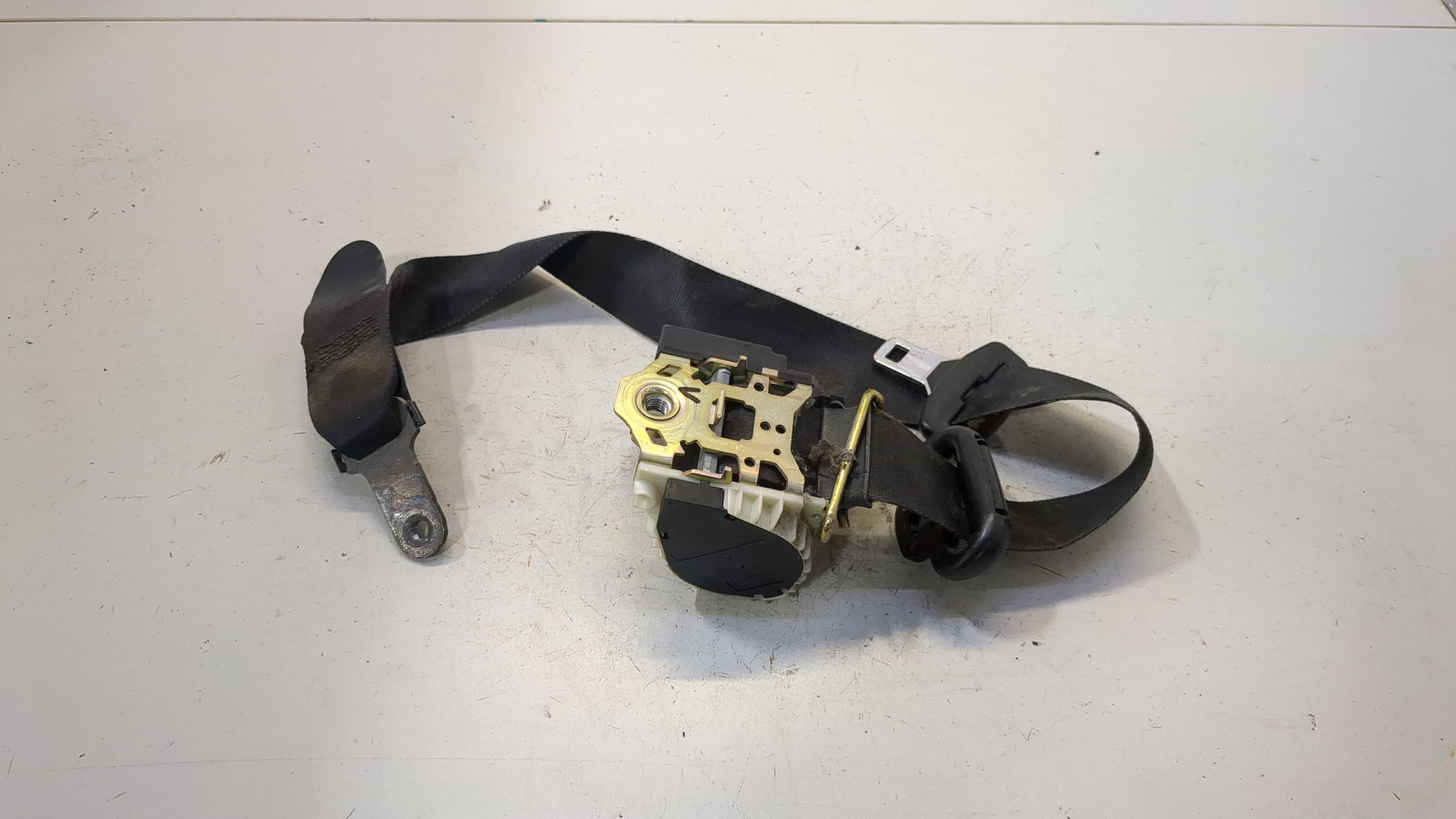 Ремень безопасности