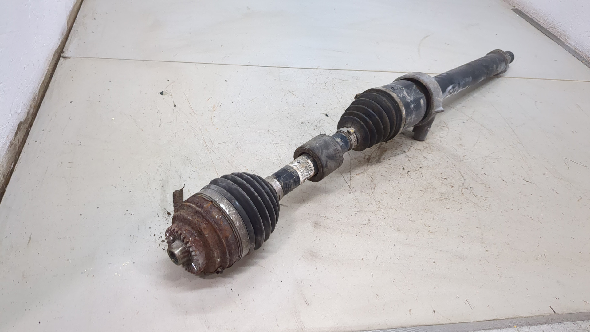 Полуось передняя правая