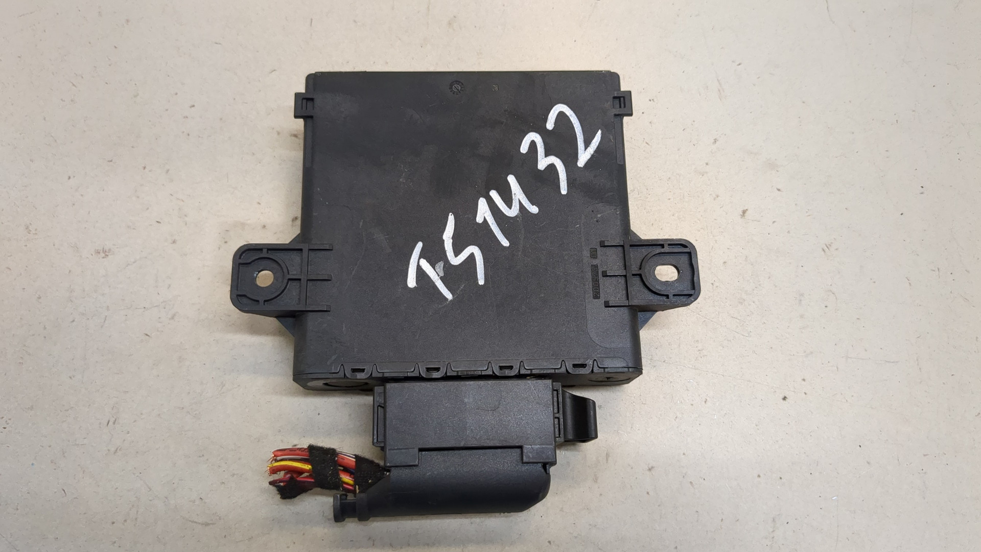 Преобразователь напряжения (адаптер)