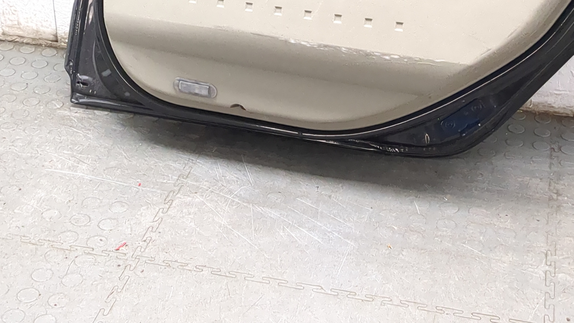 Дверь задняя правая