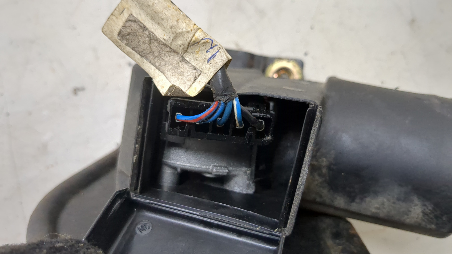 Моторчик стеклоочистителя передний