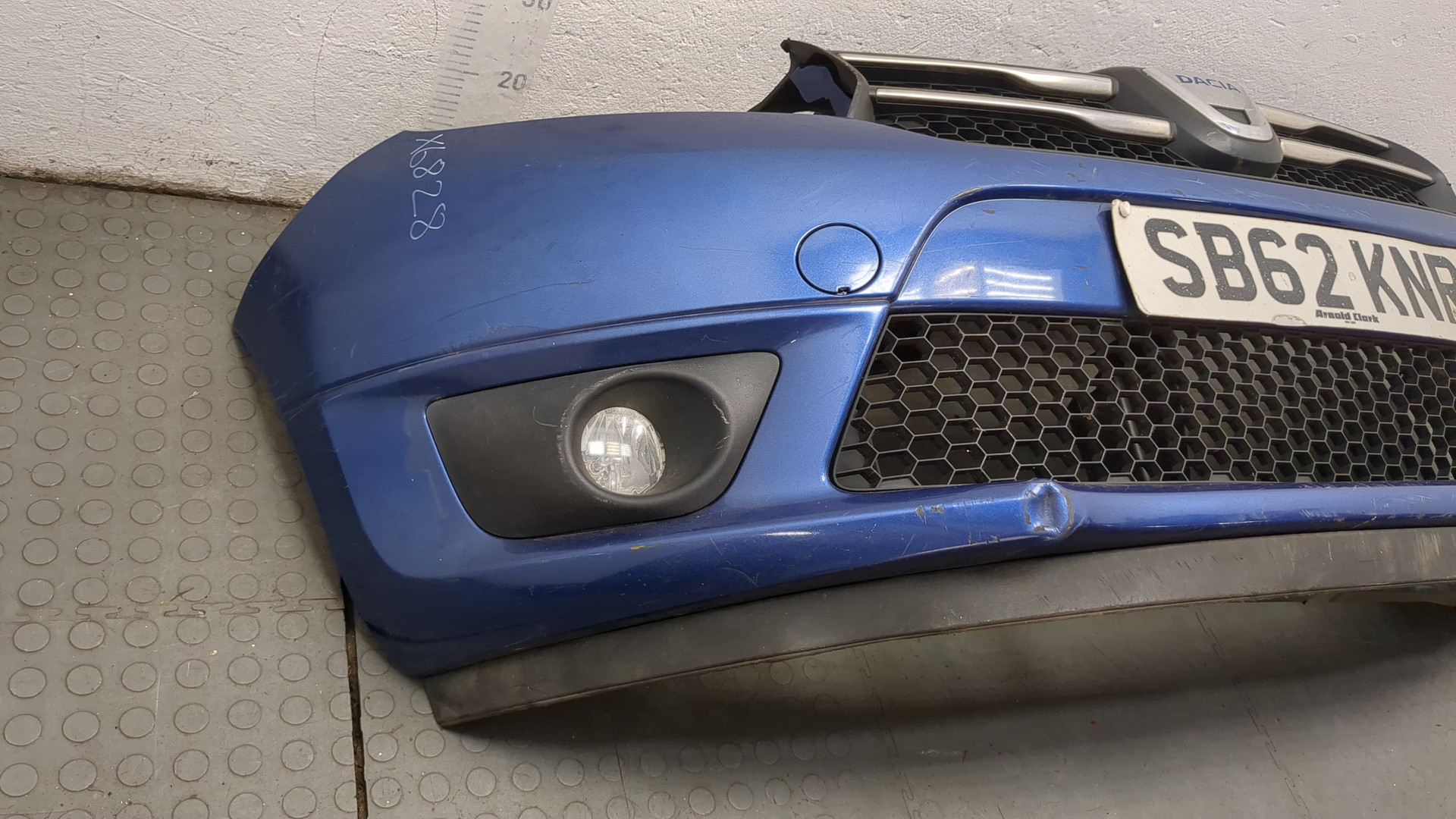 Бампер передний