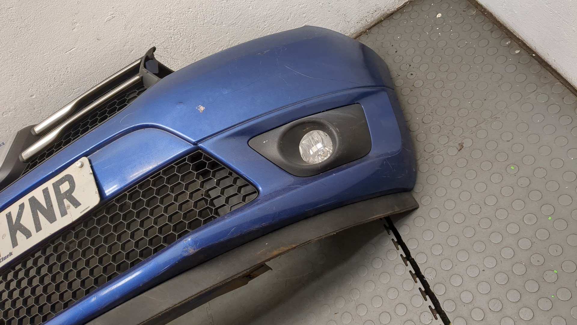 Бампер передний