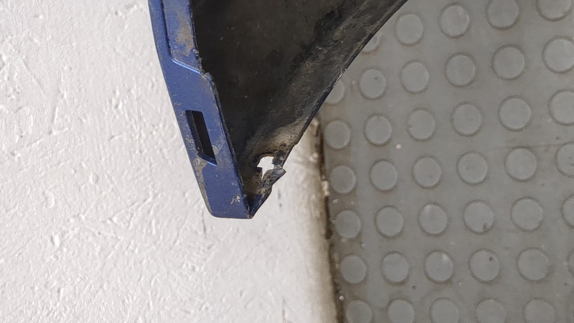 Бампер передний