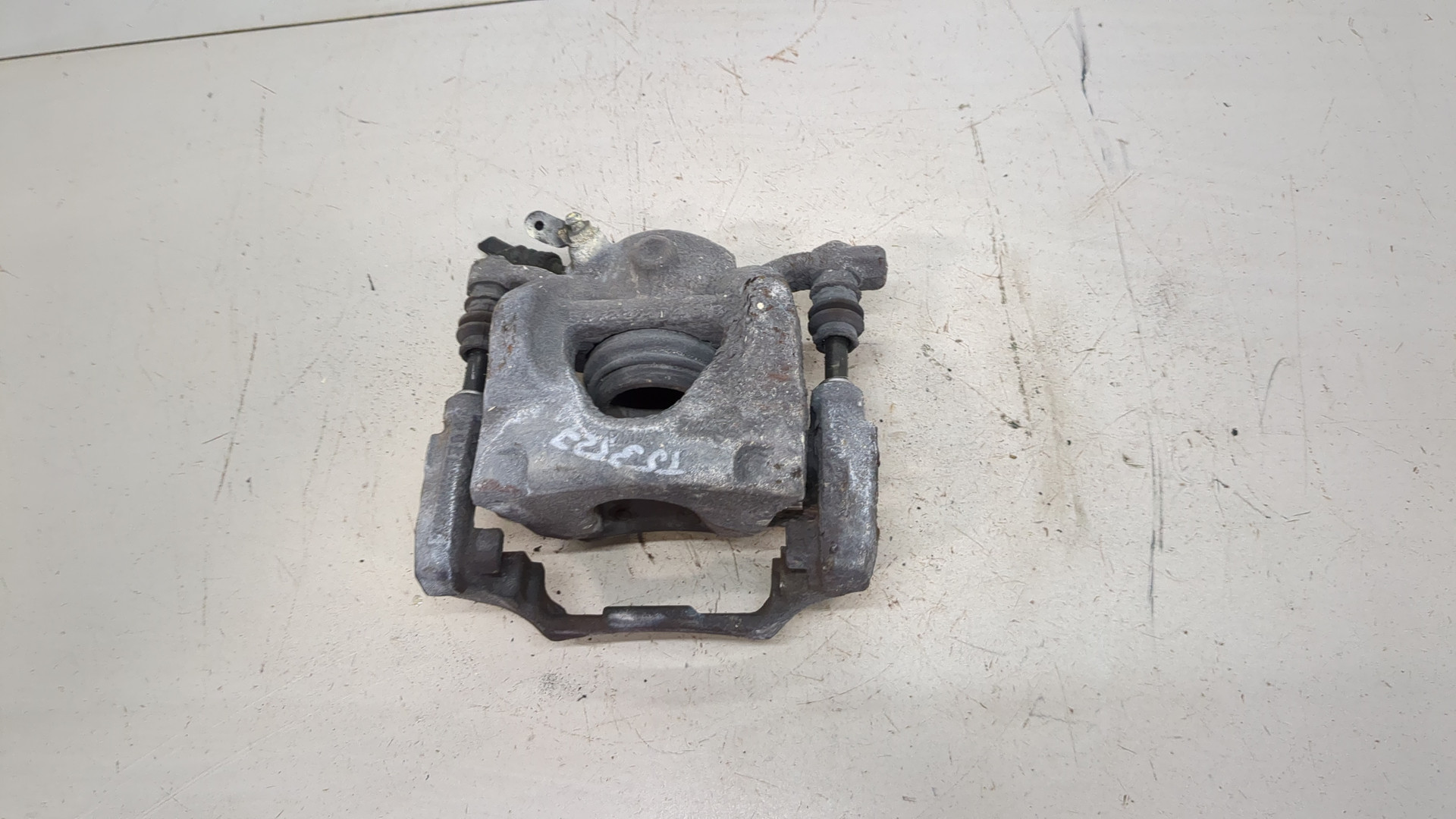 Суппорт передний правый