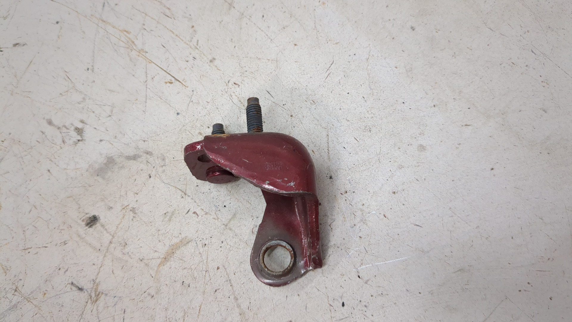 Петля двери