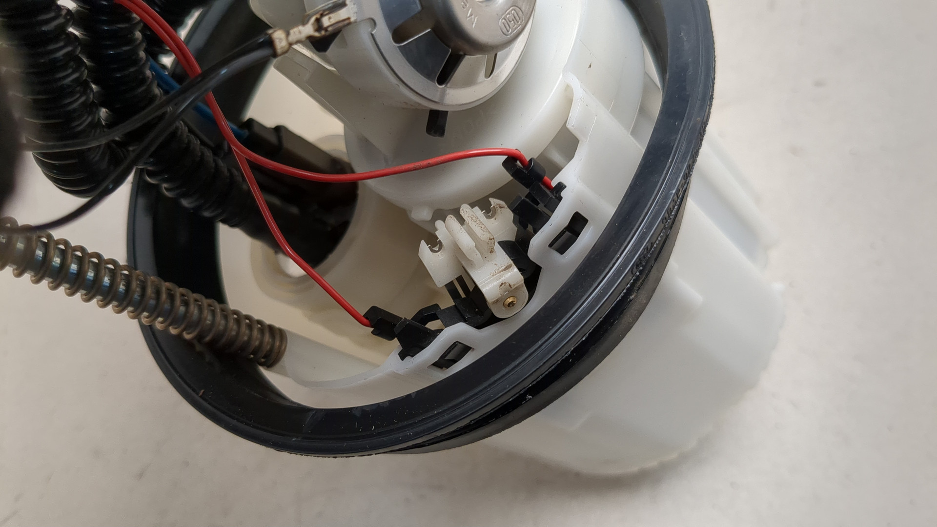 Насос топливный электрический