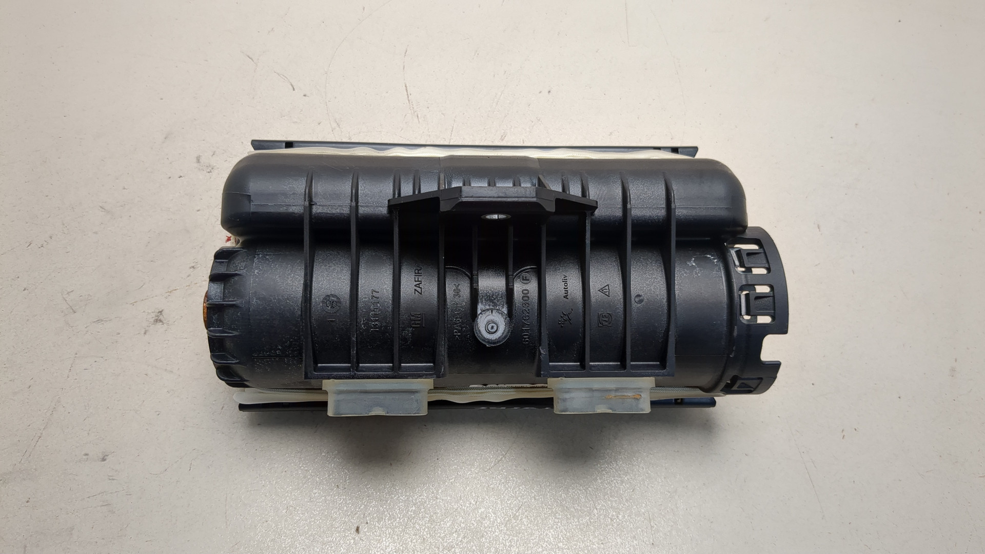 Подушка безопасности пассажирская (в торпедо)