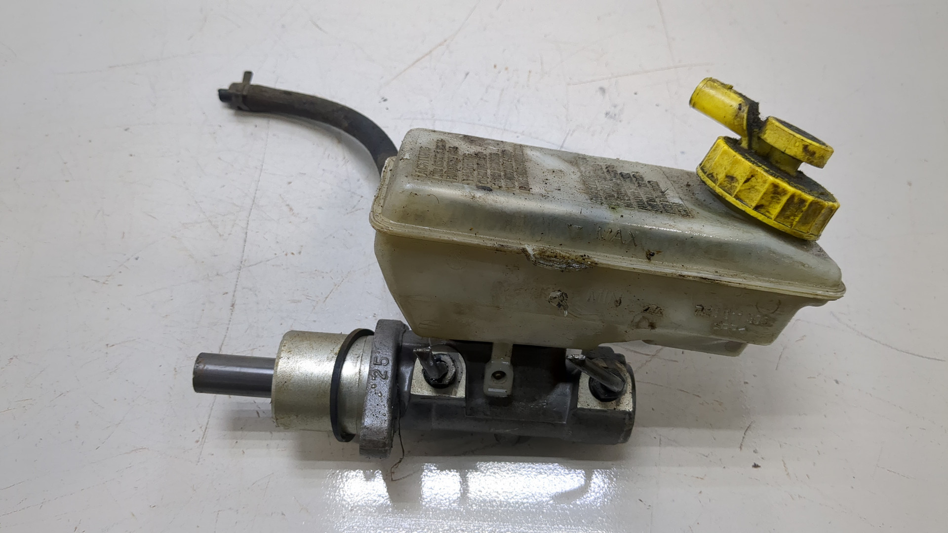 Цилиндр тормозной главный