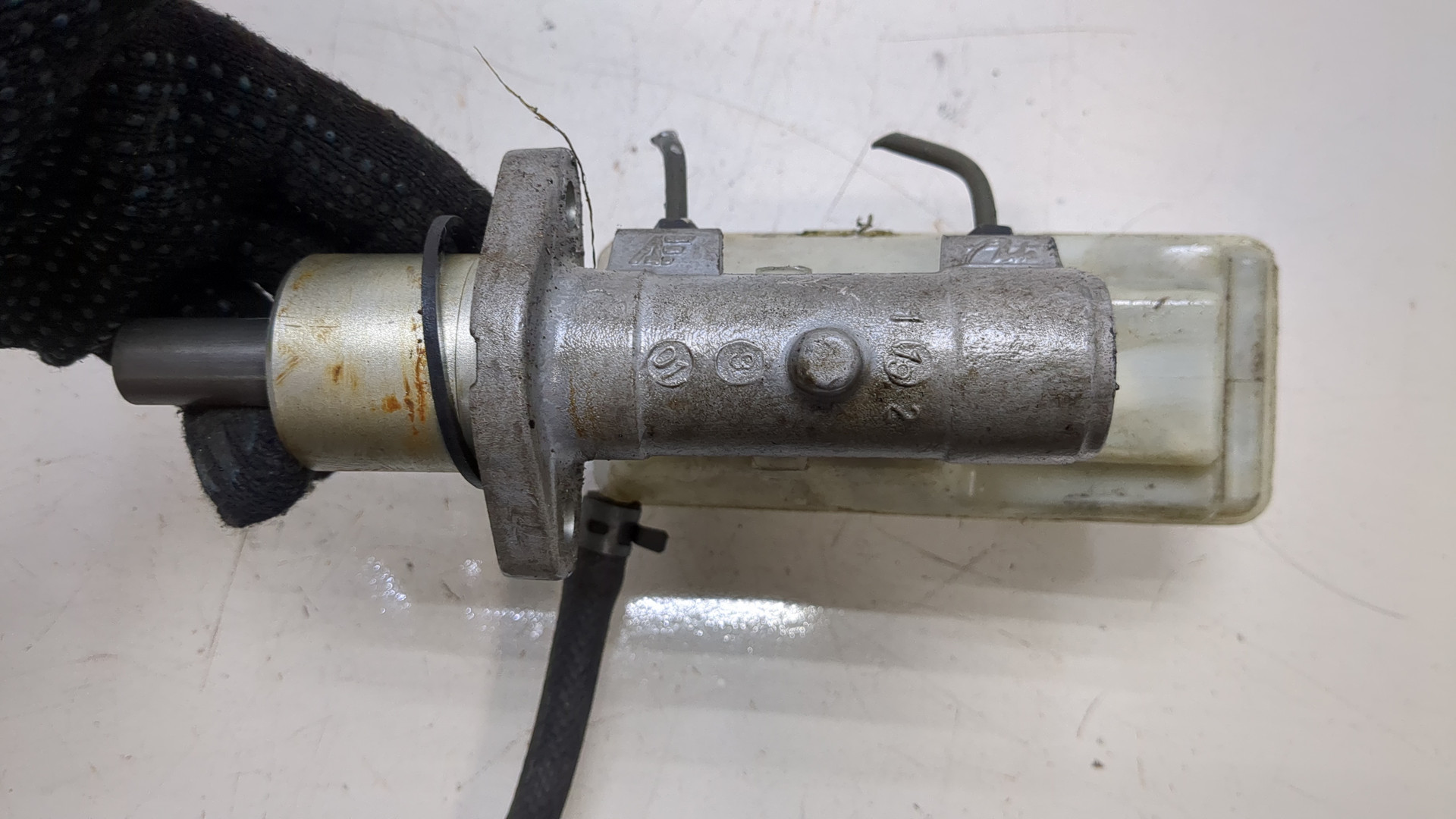 Цилиндр тормозной главный