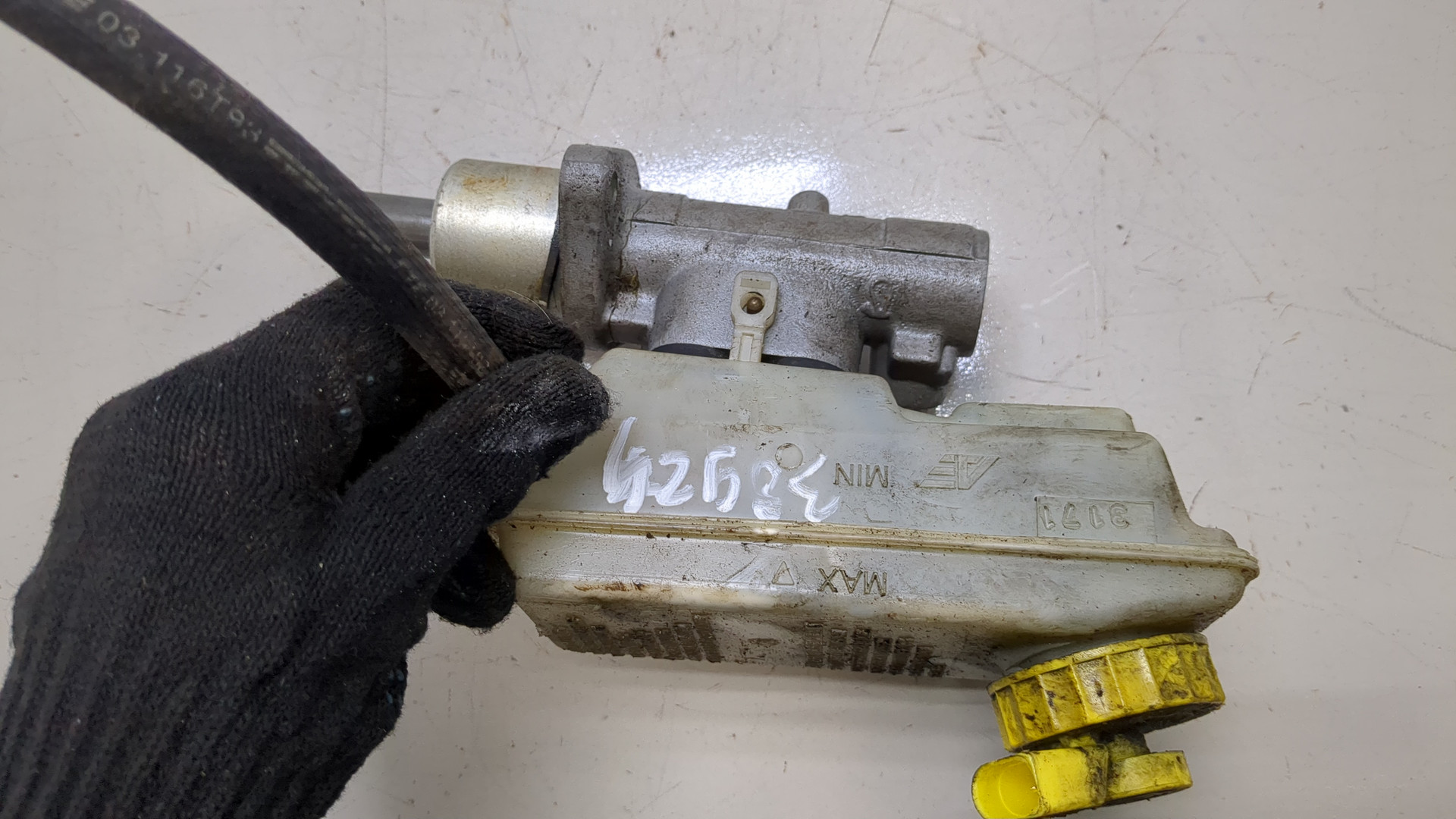 Цилиндр тормозной главный