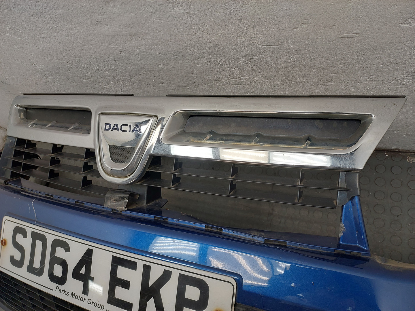 Бампер передний