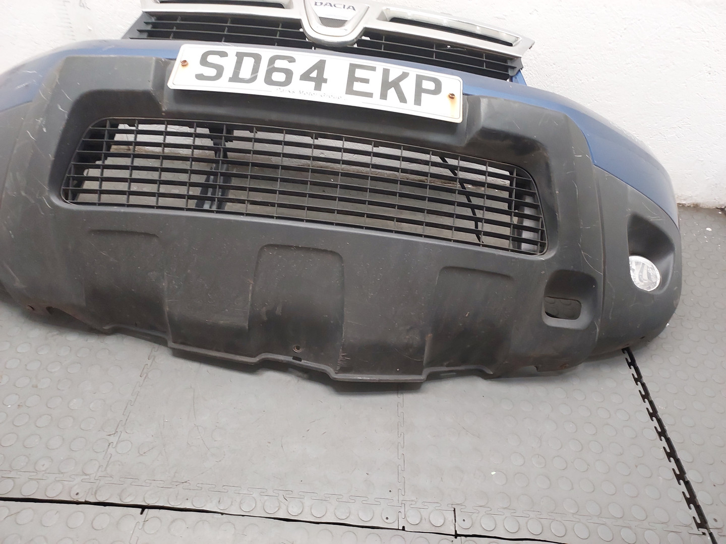 Бампер передний