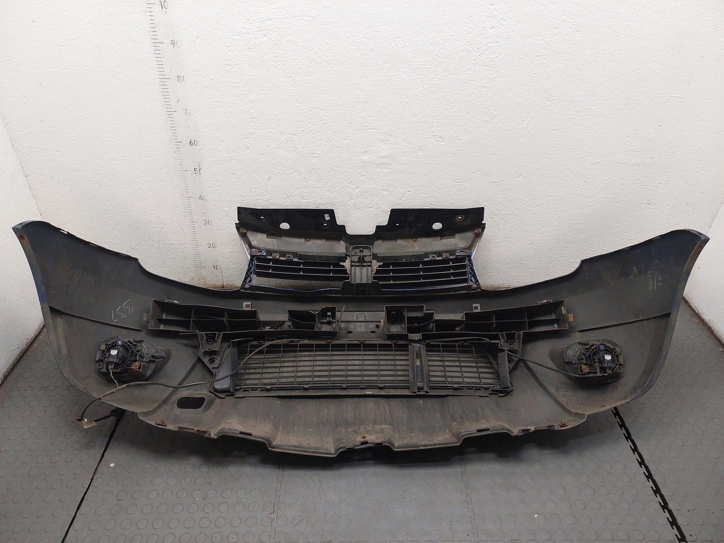 Бампер передний