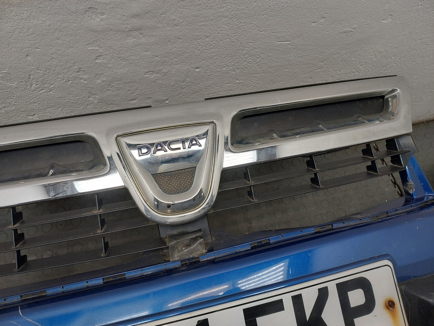 Бампер передний