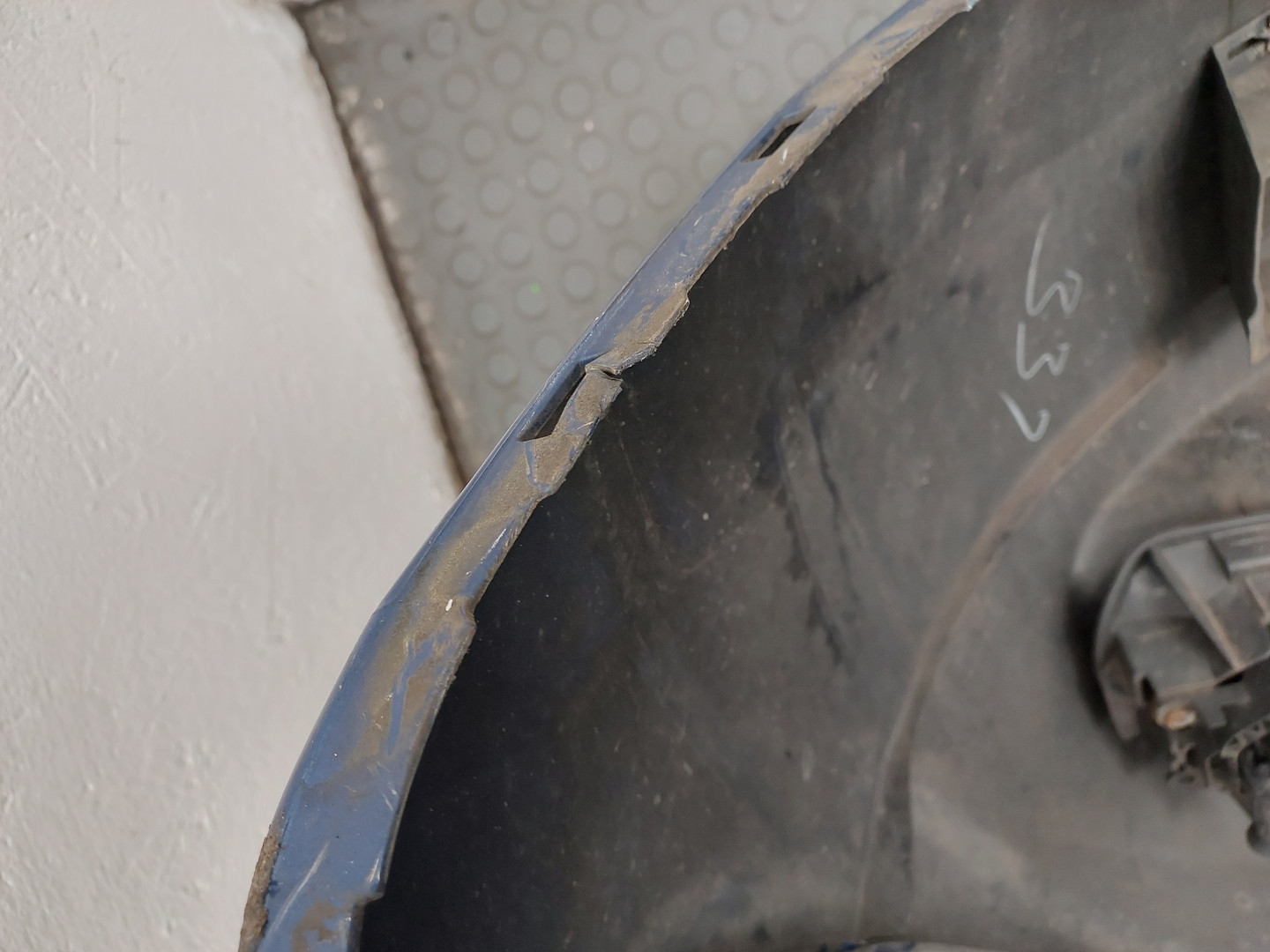 Бампер передний