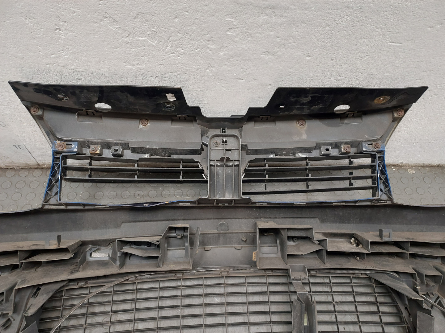 Бампер передний