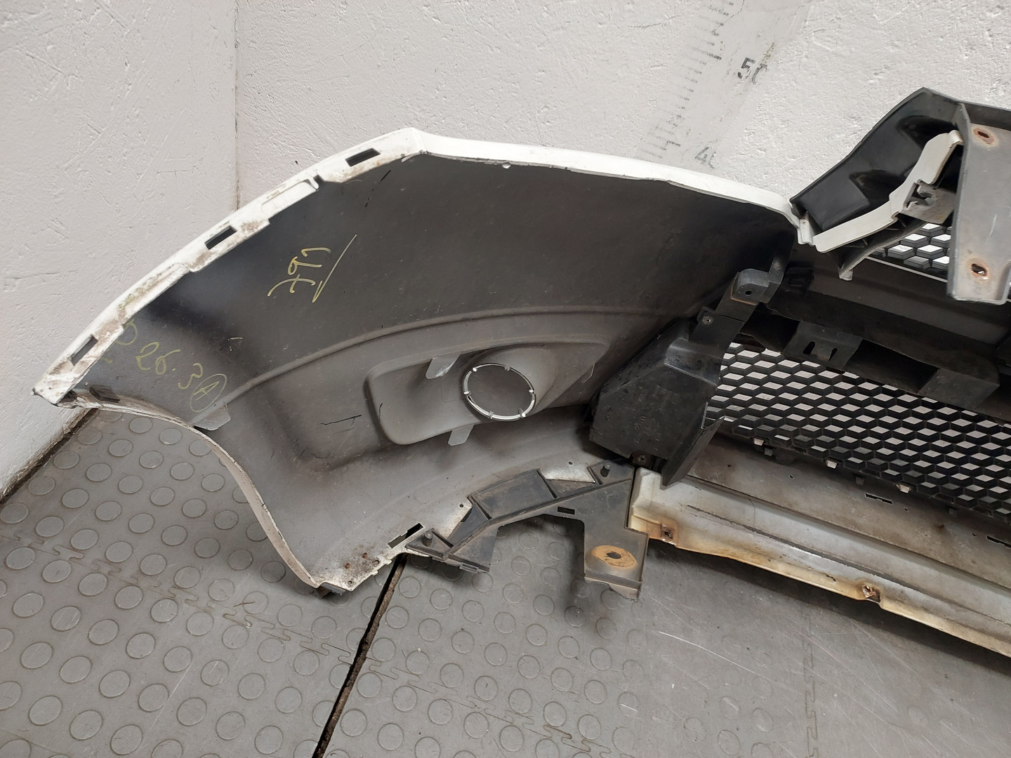 Бампер передний