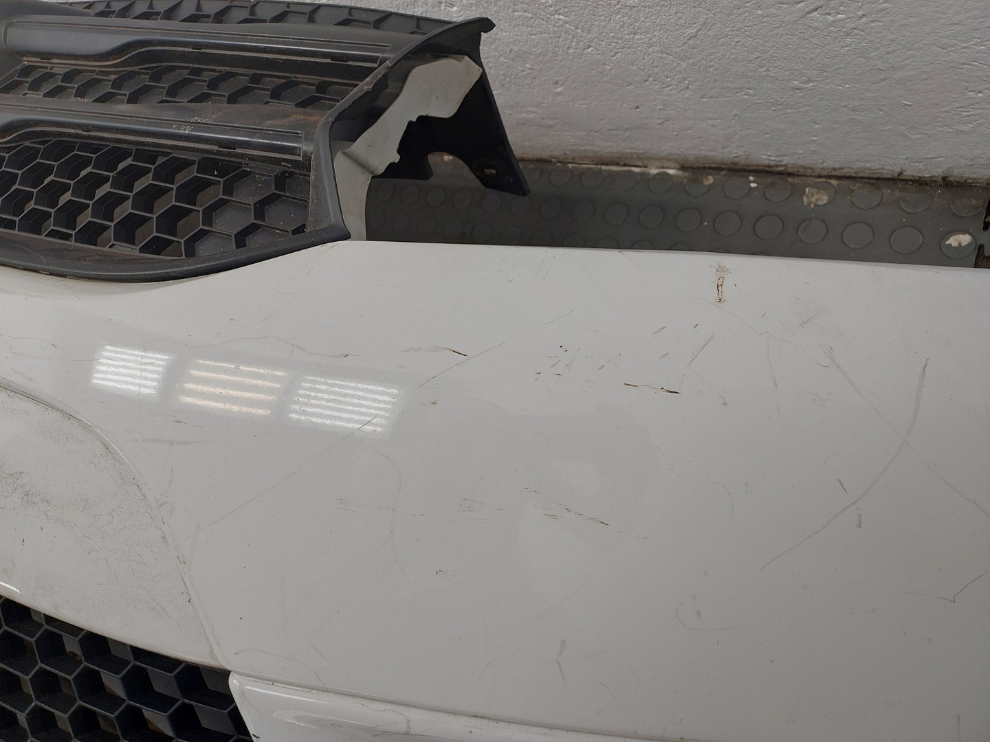 Бампер передний