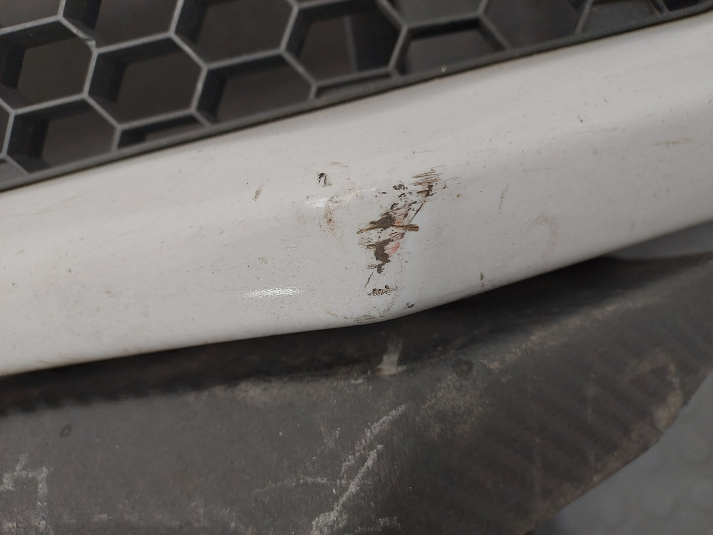 Бампер передний