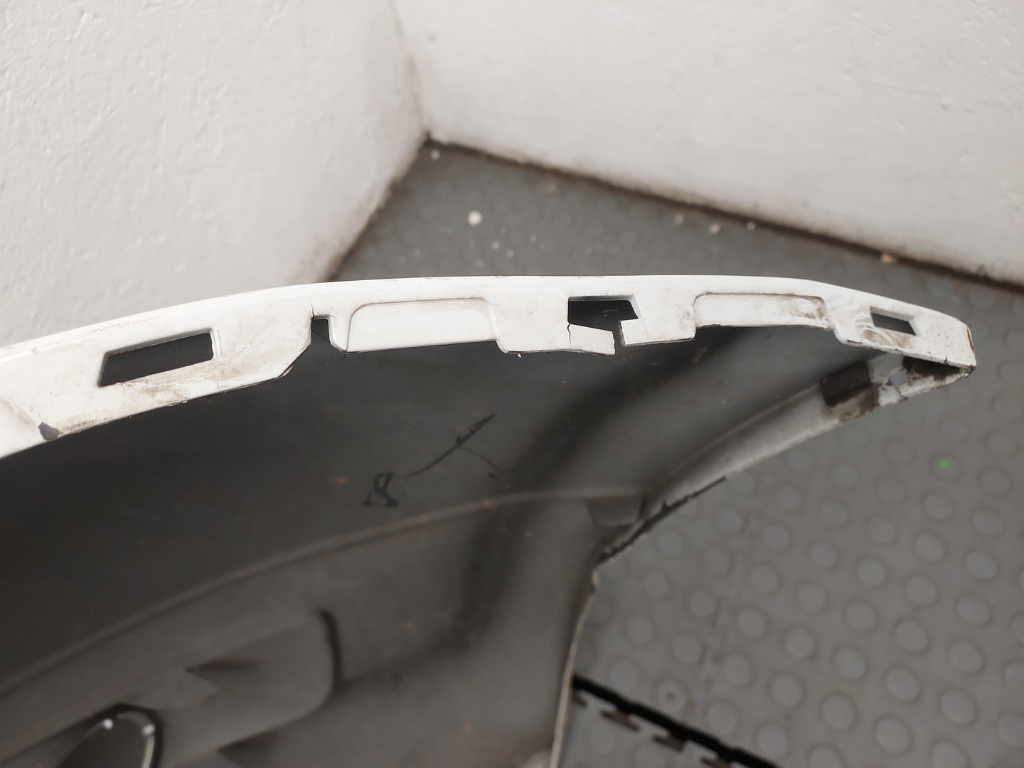 Бампер передний