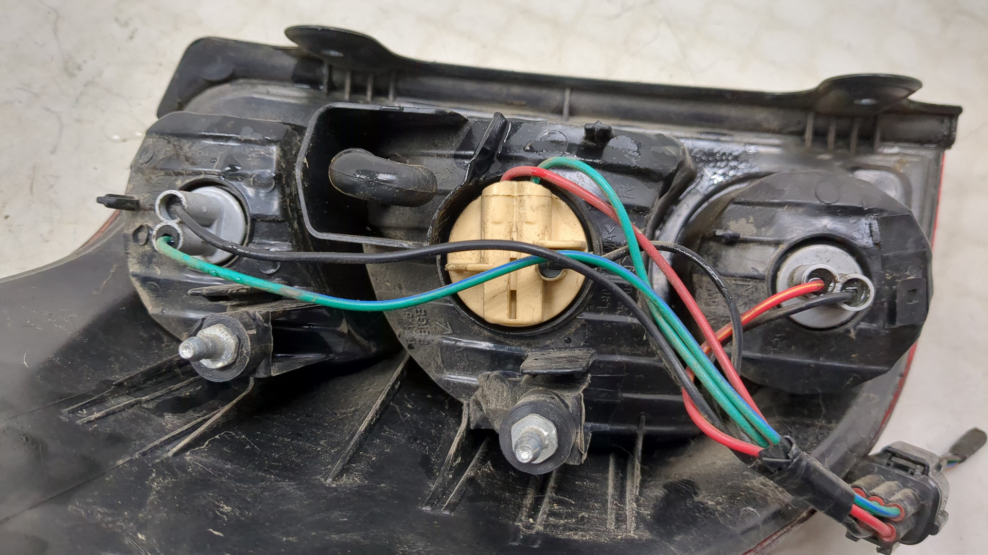 Фонарь задний правый