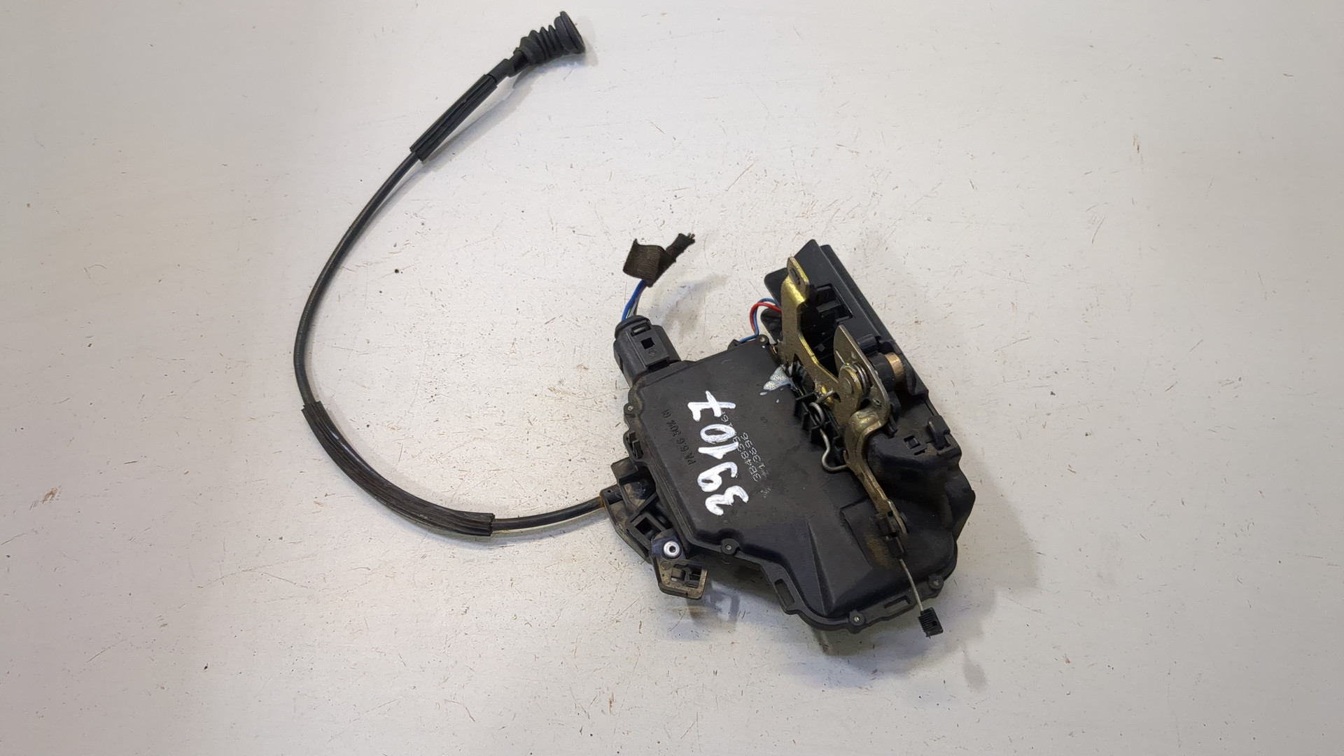 Замок двери задней правой