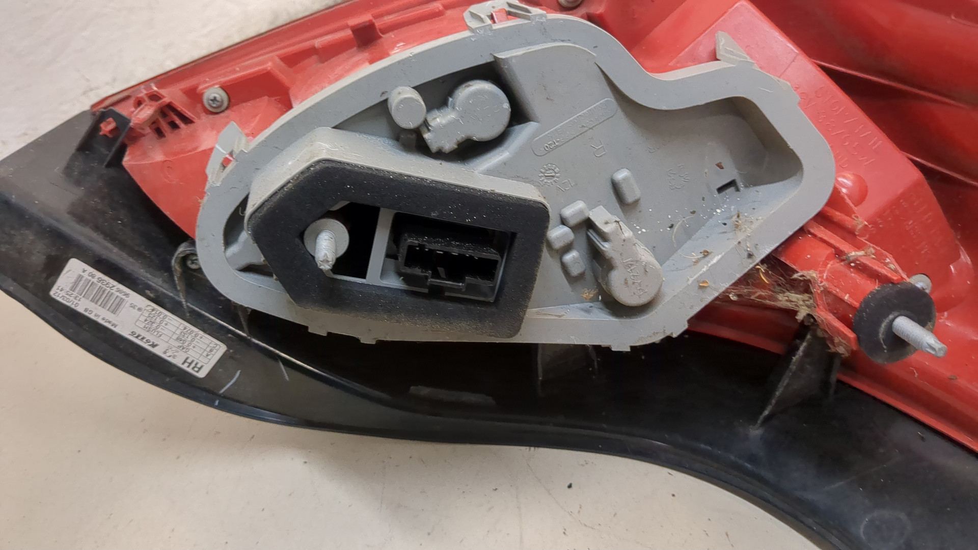 Фонарь задний правый