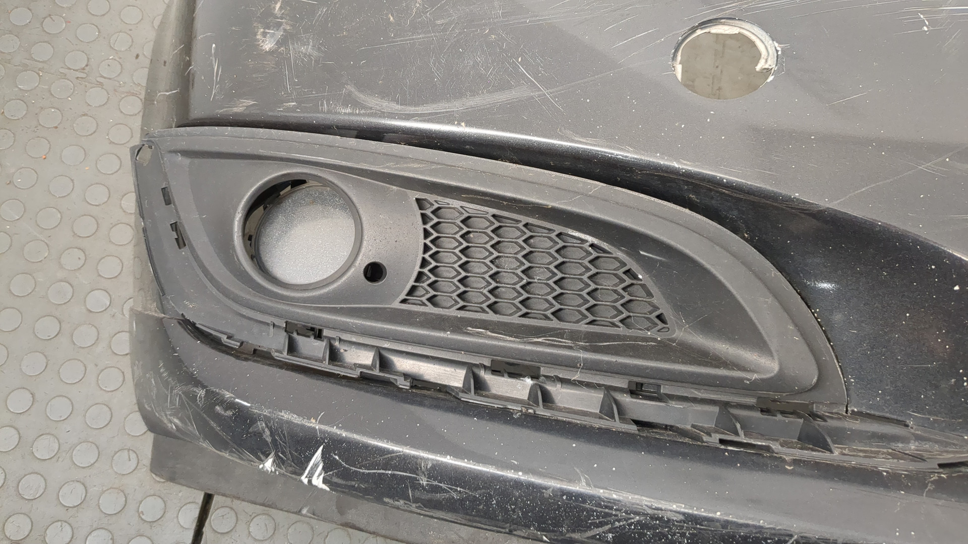 Бампер передний