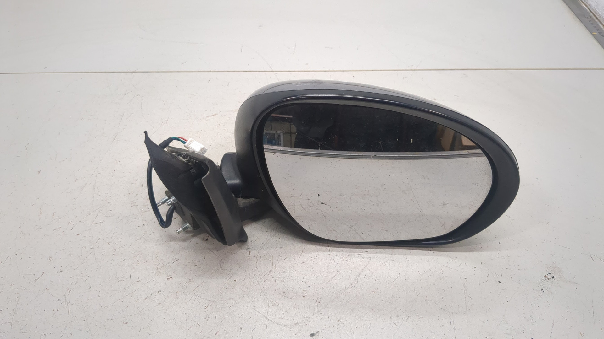 Зеркало правое электрическое