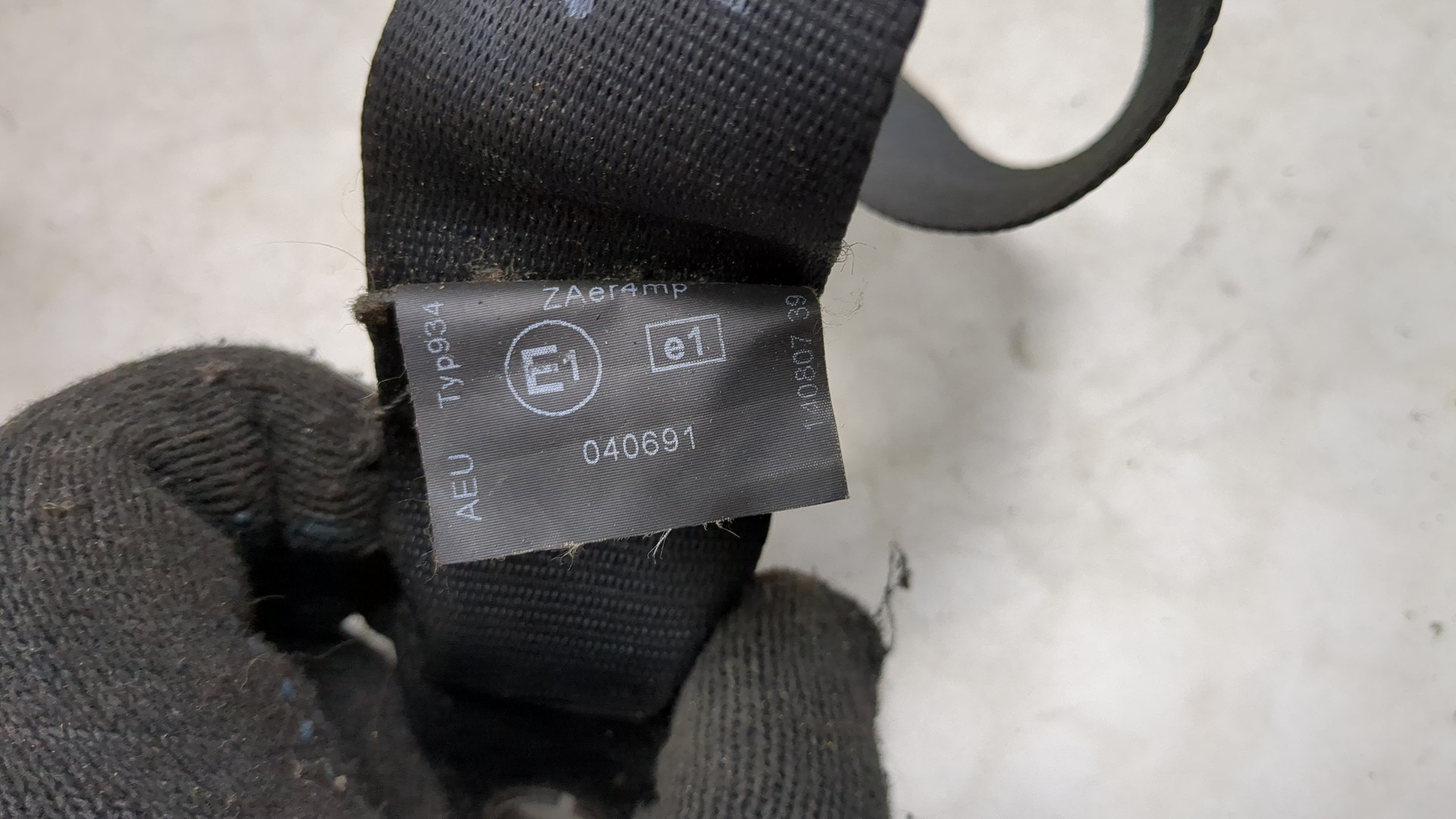 Ремень безопасности