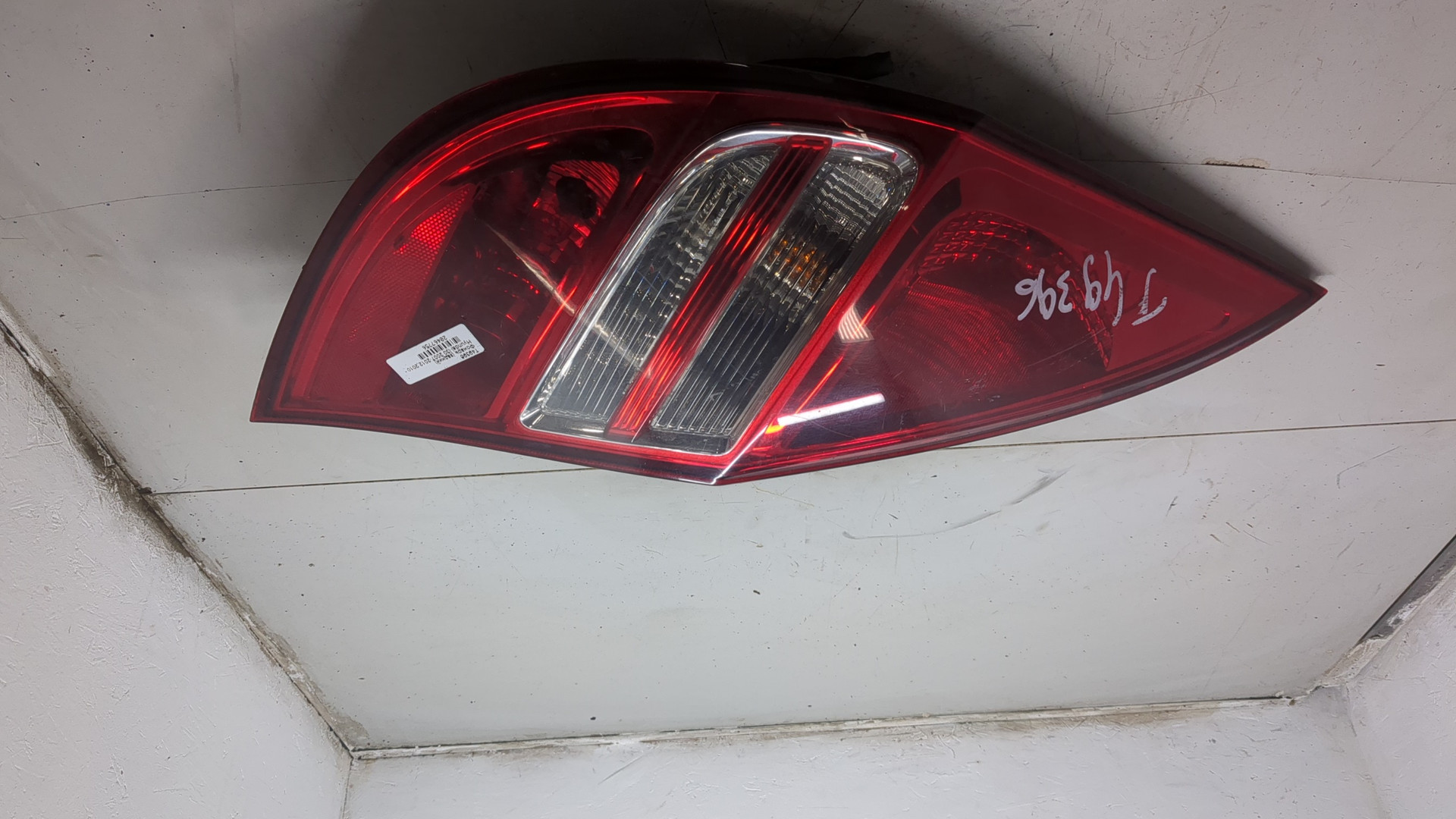 Фонарь задний левый