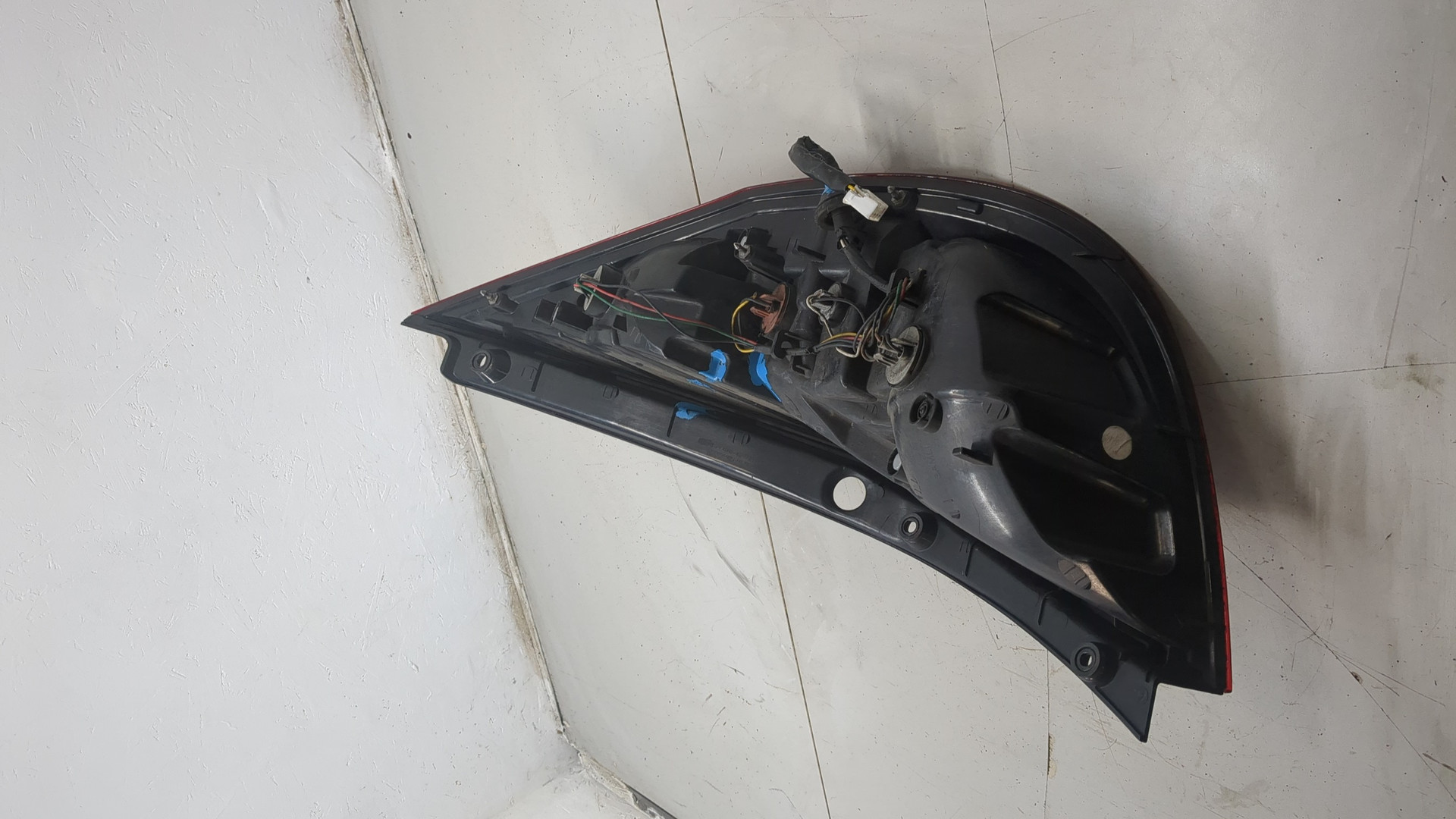 Фонарь задний левый