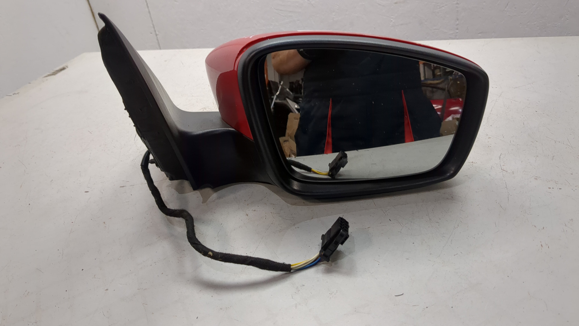 Зеркало правое электрическое