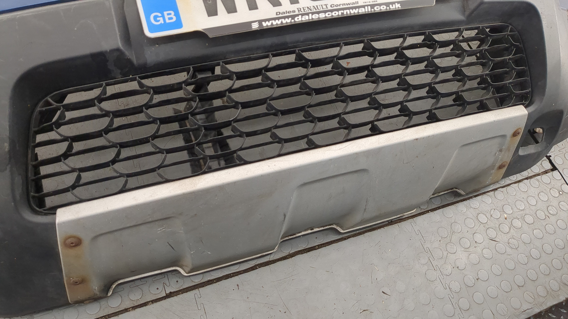 Бампер передний