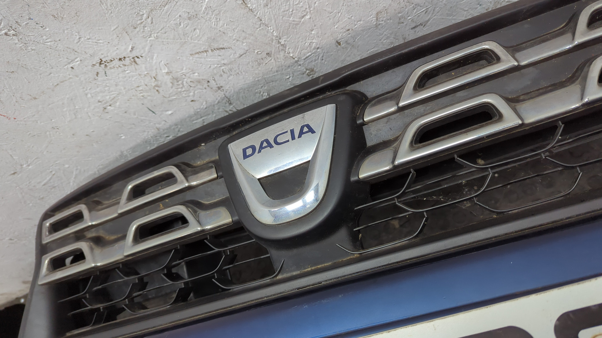 Бампер передний