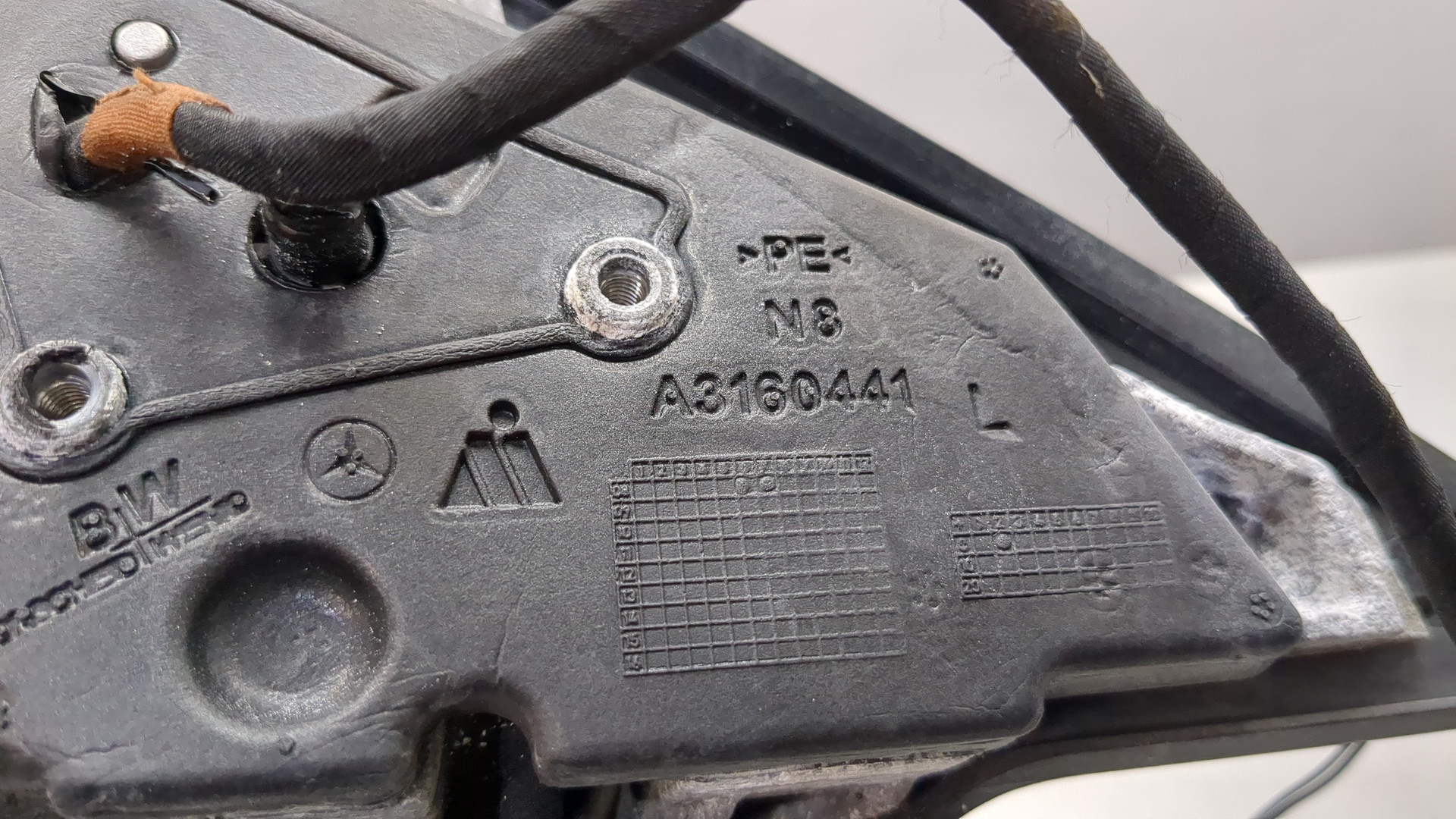 Зеркало левое электрическое