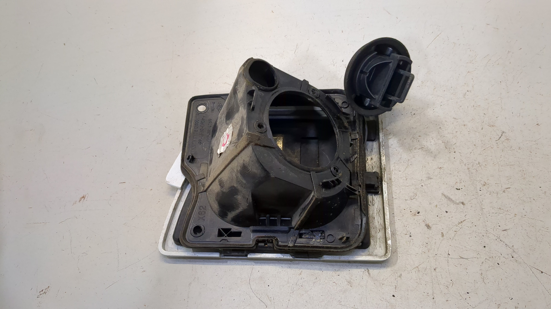 Лючок бензобака