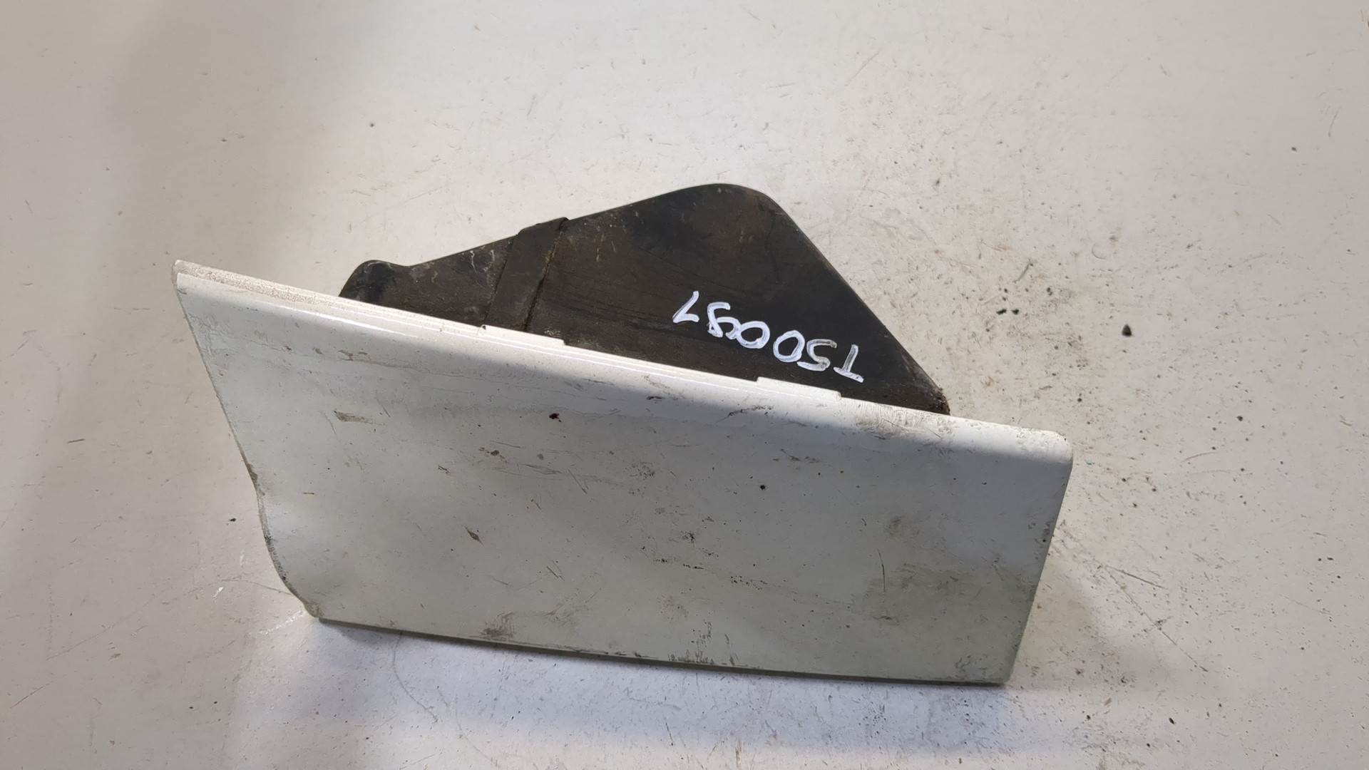 Лючок бензобака