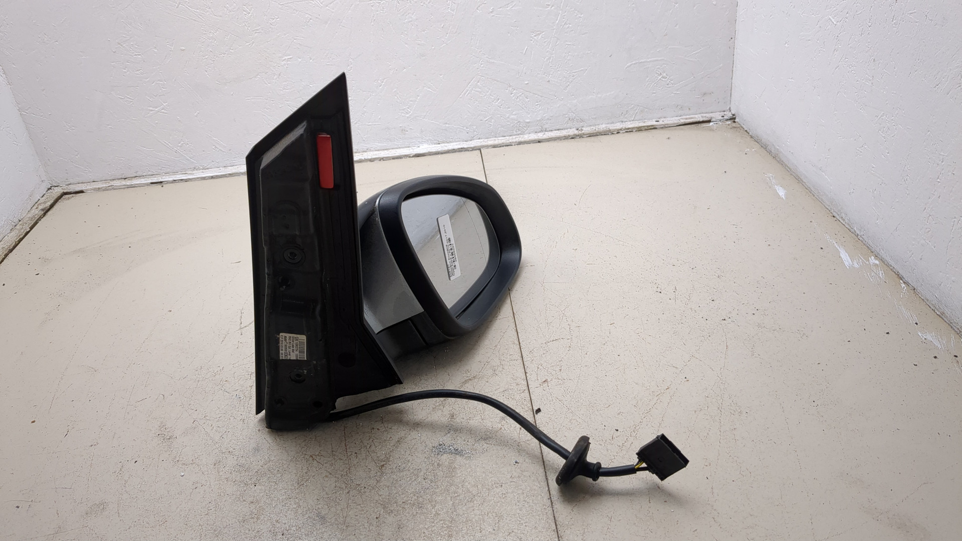 Зеркало правое электрическое