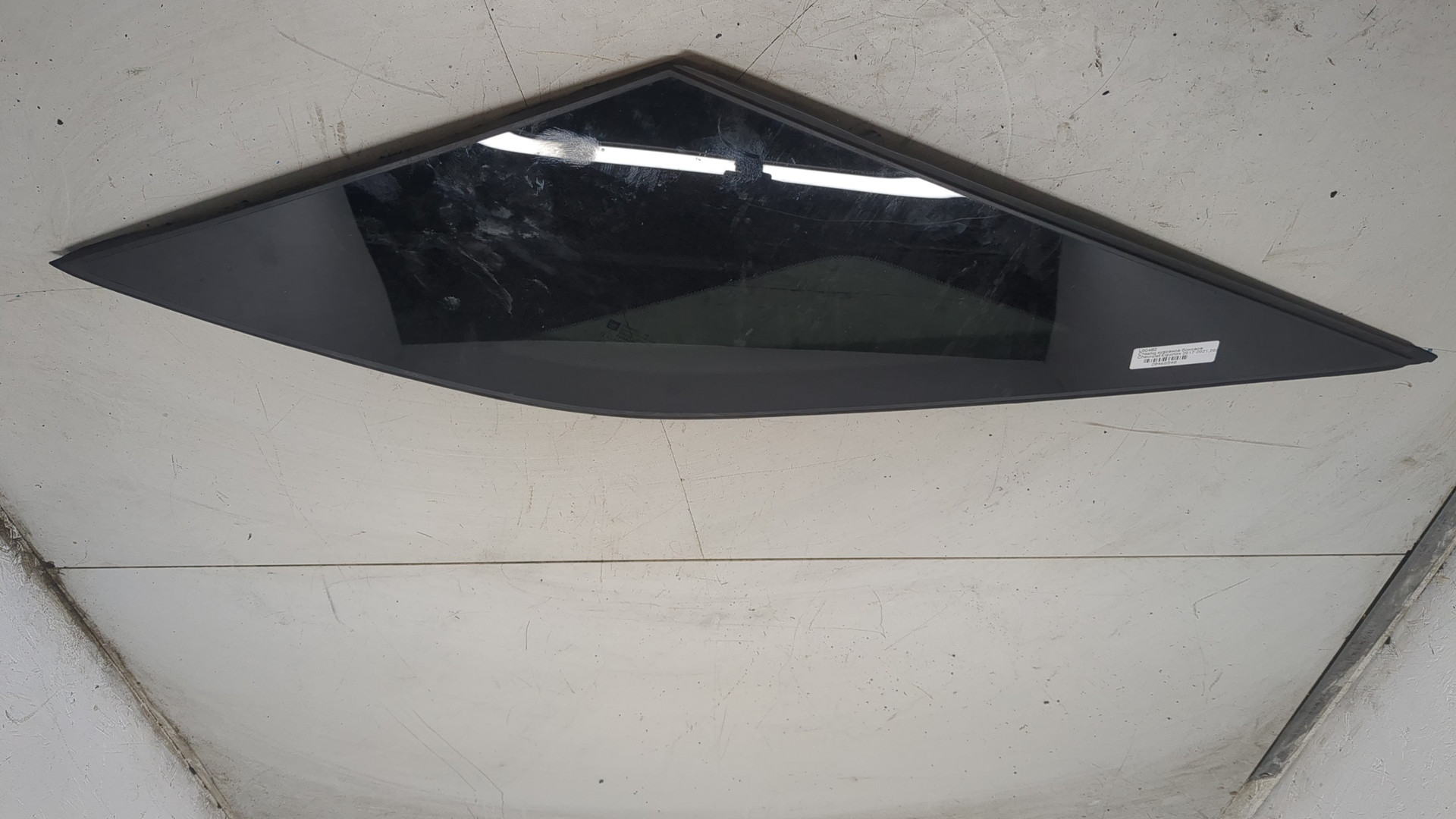 Стекло кузовное глухое правое