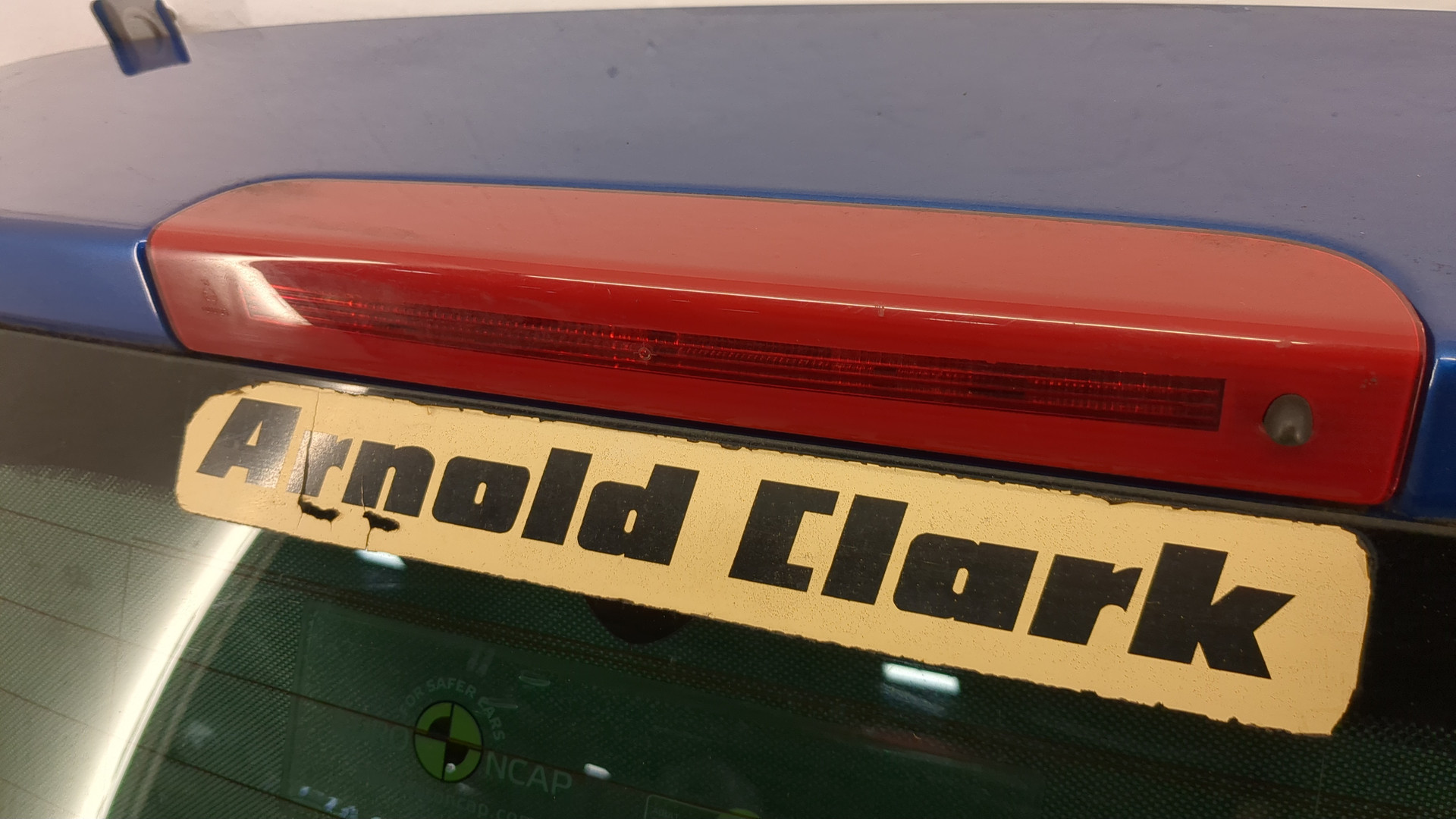 Дверь багажника