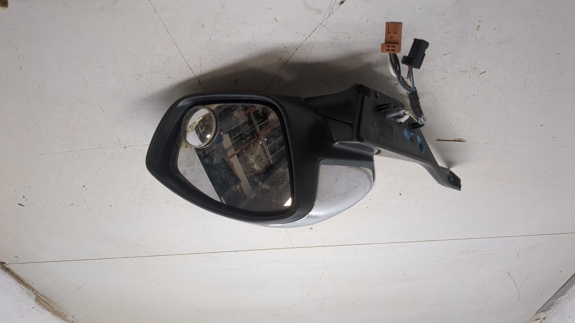 Зеркало правое электрическое