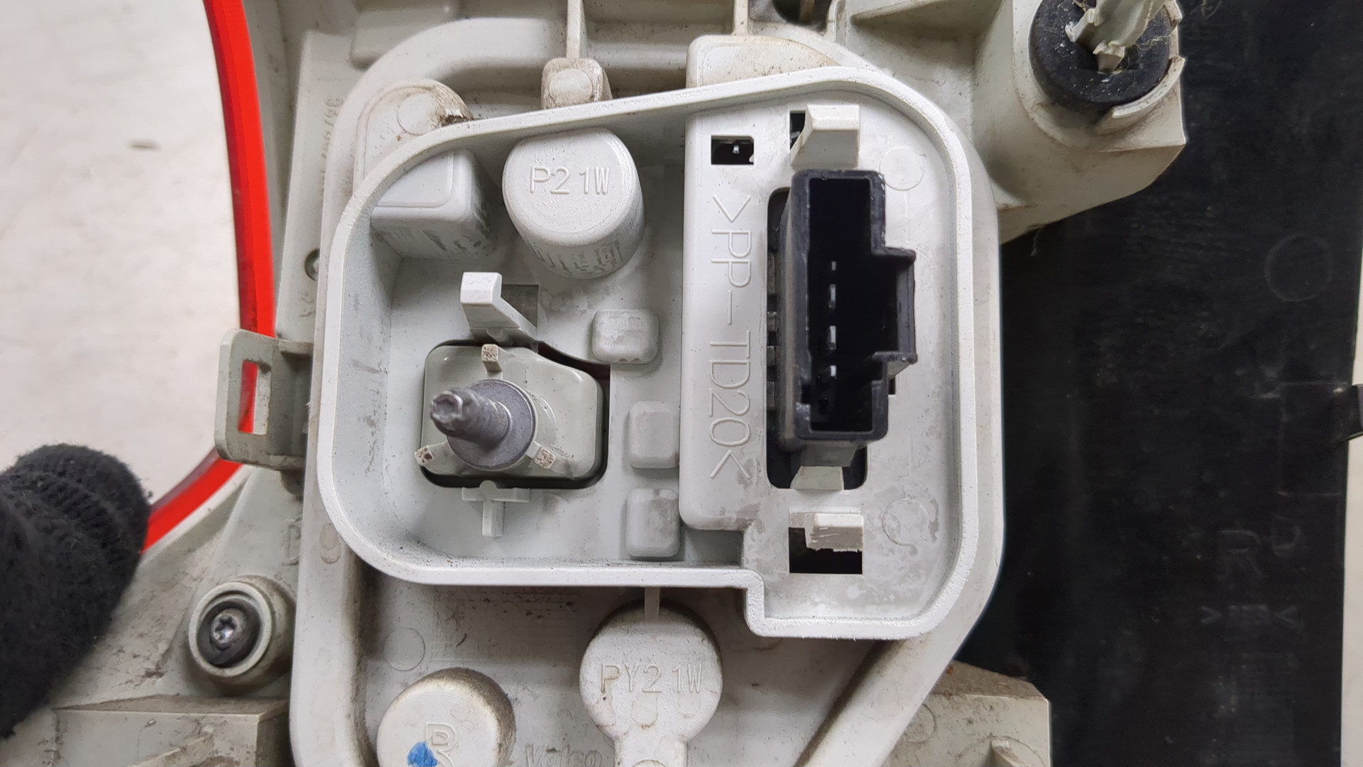 Фонарь задний правый