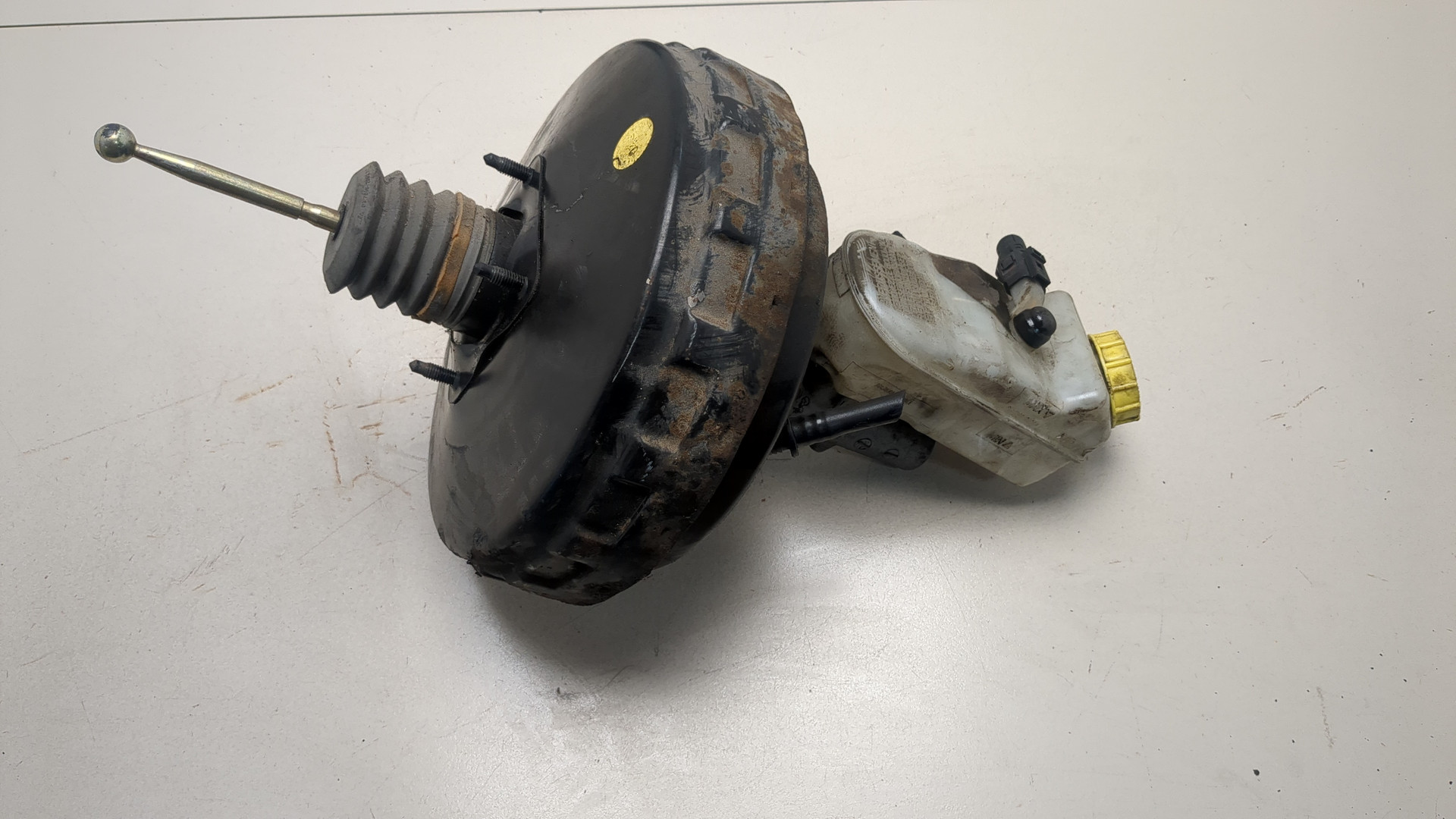 Цилиндр тормозной главный