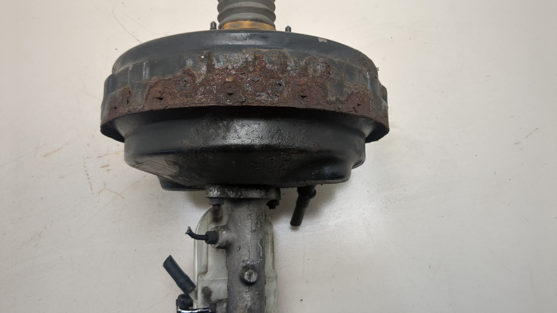 Цилиндр тормозной главный