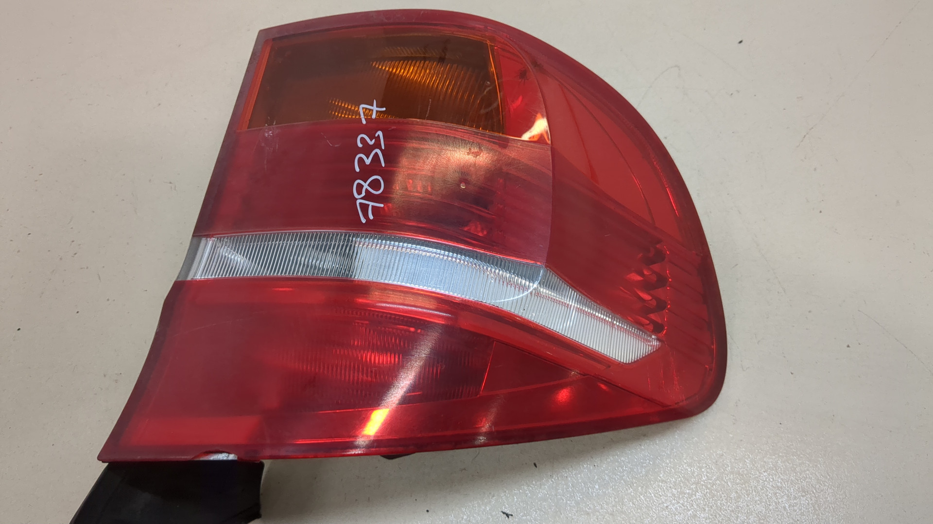 Фонарь задний правый