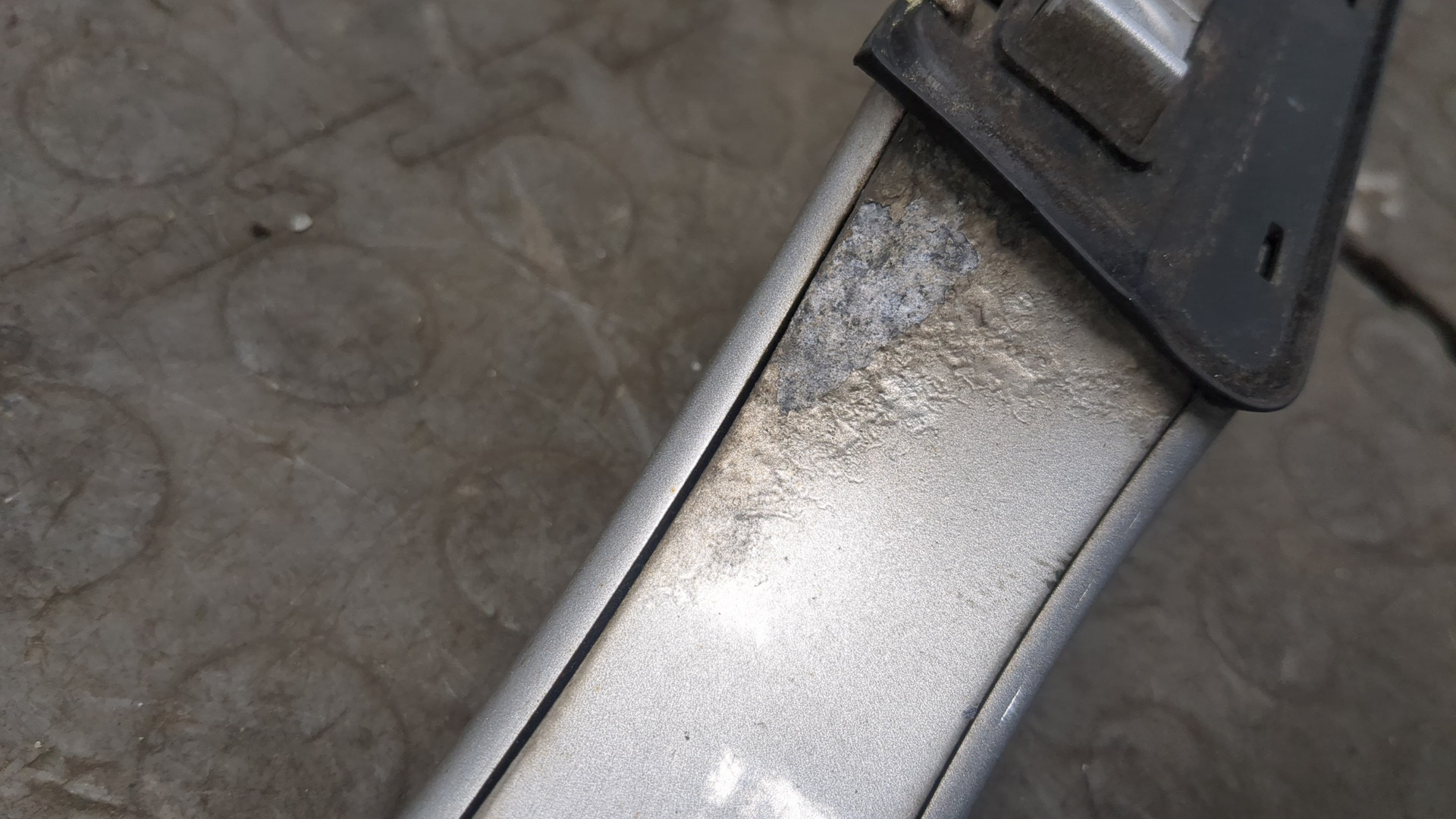 Рейлинг (релинг) левый (планка на крышу)