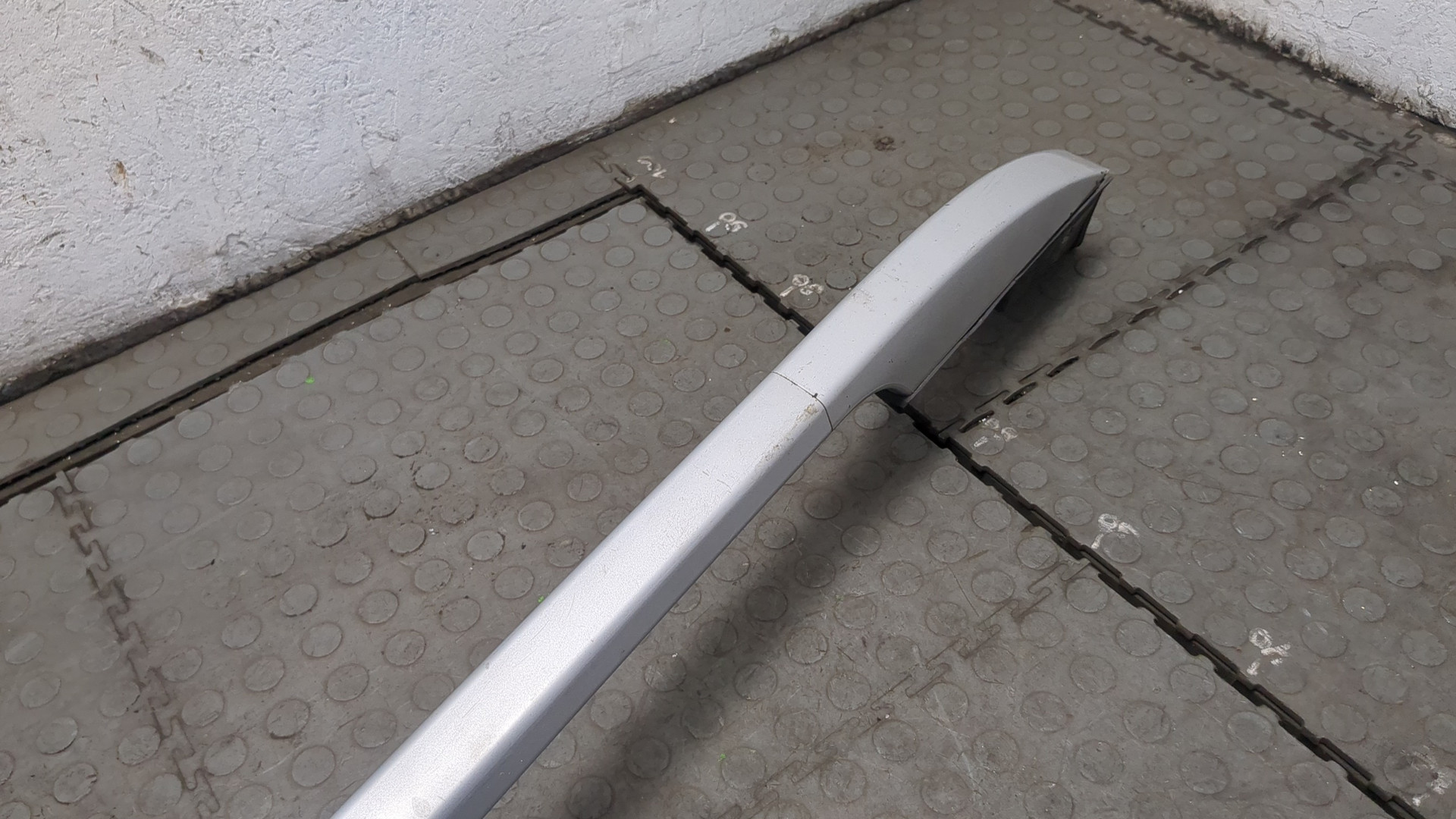 Рейлинг (релинг) левый (планка на крышу)